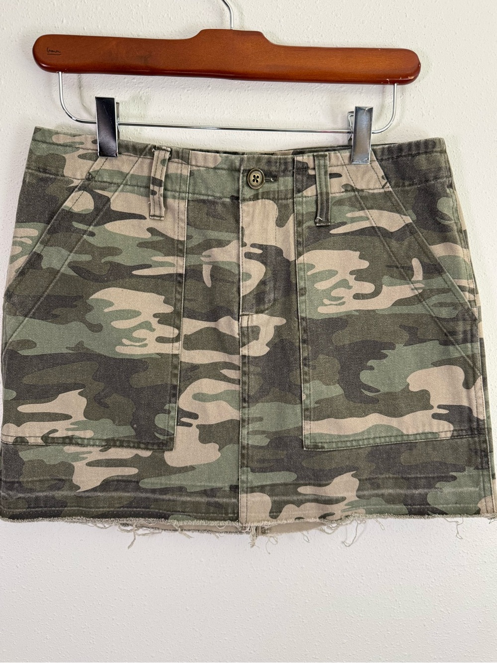 Sanctuary Camo Cargo Mini Skirt Raw Hem Utility Size 26